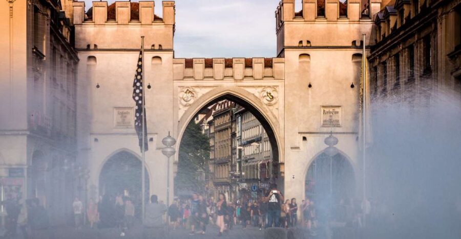 Munich - Illuminati & other Secret Societies, Tour in German - Starting Point at Karlsplatz and the Tour’s First Steps