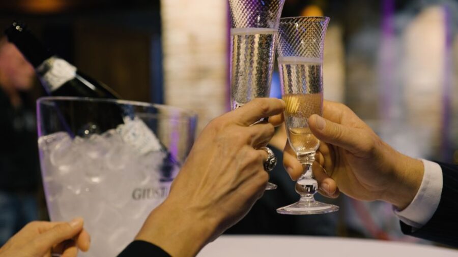 Murano: Glass Blowing Demonstration with Optional Drinks - What the Glass Masters Are Actually Doing