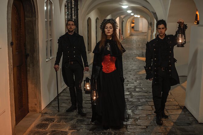 Mystery Tour at Charles Bridge and Prague Castle: Alchemy & Magic - Starting Point and Meeting Logistics at Lesser Town Bridge Tower