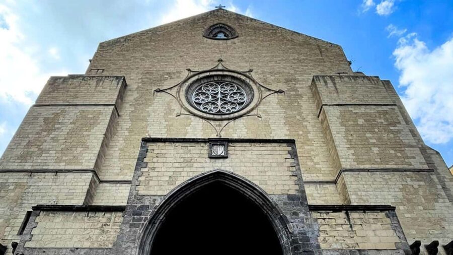 Naples: guided tour among the city's 8 iconic churches - Starting Point and Meeting Details in Naples