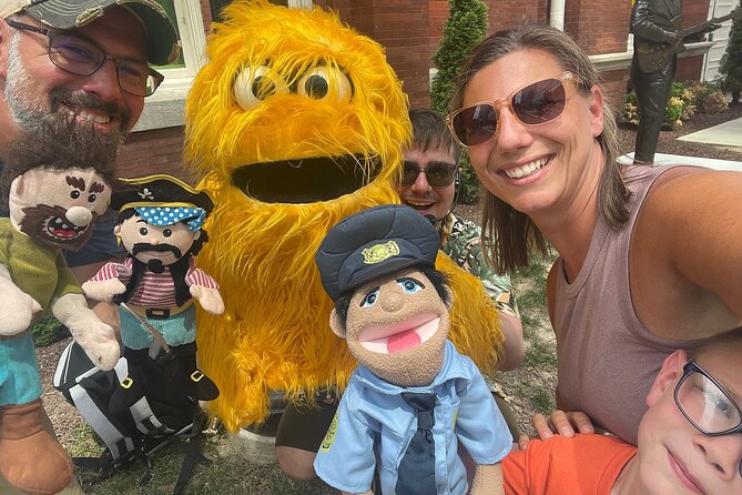 Nashville Puppet & Sightseeing Tour - Exploring War Memorial Plaza