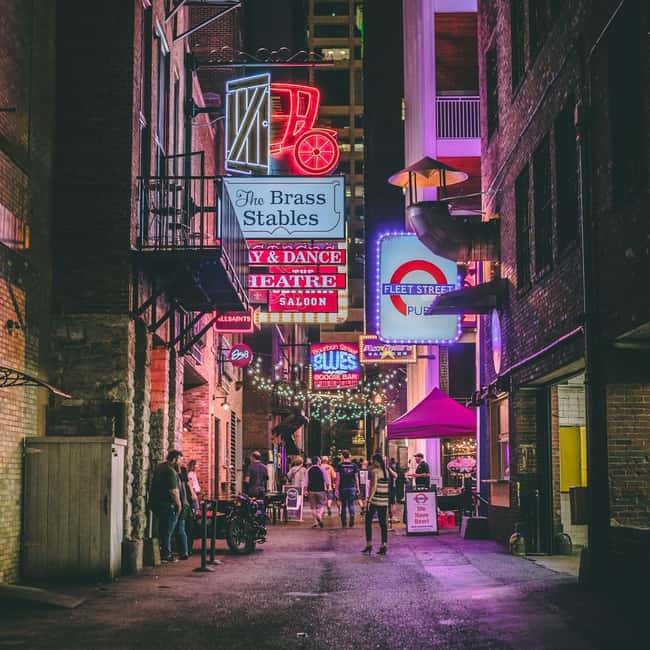 Nashville: Speakeasy Secrets Roaring 20s Cocktail Crawl - Discovering the Hidden Gems: Venues with Character