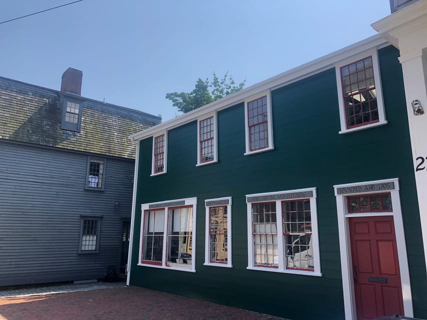 Native Newporter Tours - From Colonial Beginnings to Victorian Charm in Newport