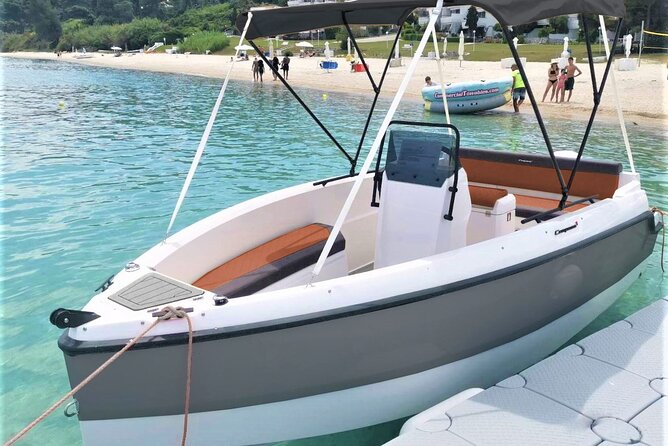 New modern License Free Boat Rental in Paros - The Modern Speedboat Designed for Simplicity and Safety