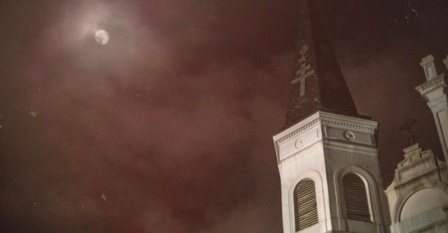 New Orleans Drunken Ghost and Vampire Experience - Starting in the Heart of Bourbon Street