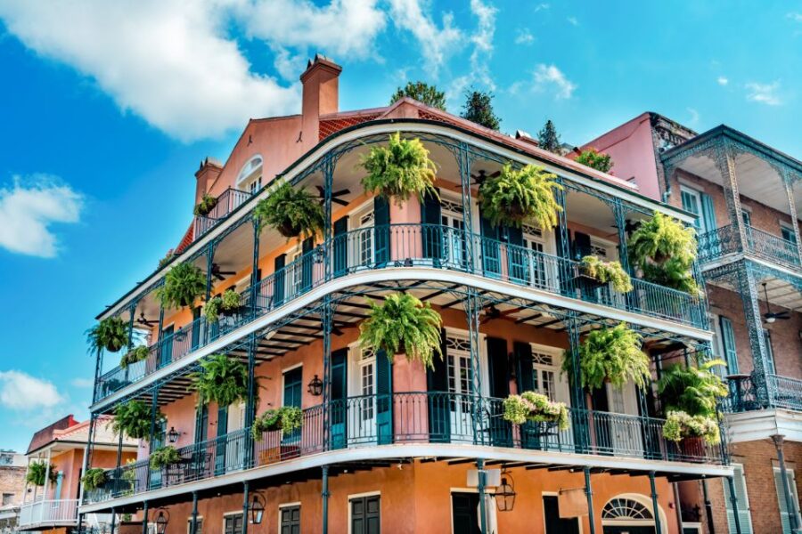New Orleans French Quarter History and Hauntings Tour - The Dark Side: Ghosts, Vampires, and Unsolved Mysteries