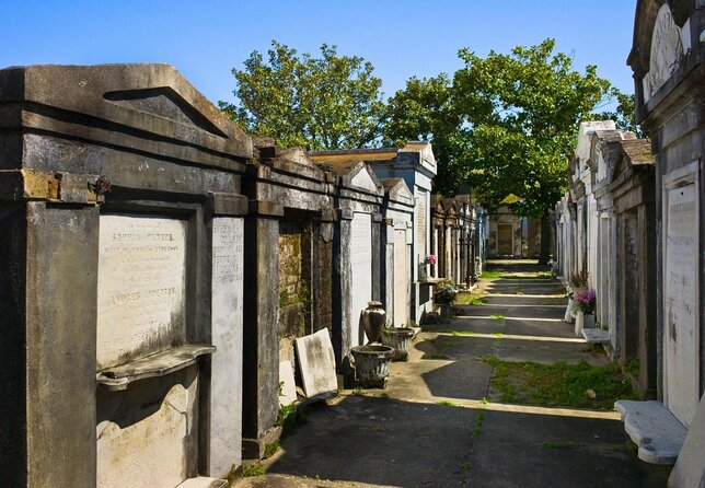 New Orleans Garden District and Lafayette Cemetery Tour - Inside the Gates: Limited Access and Exterior Views