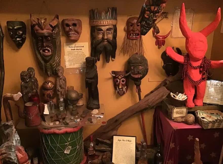 New Orleans: Guided Museum and Voodoo Walking Tour - Visiting the Historic Voodoo Museum in Downtown New Orleans