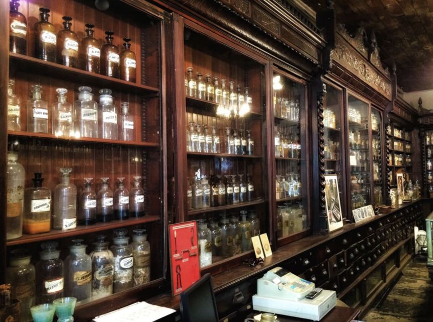 New Orleans: Killers and Thrillers Walking Tour - Visiting the Pharmacy Museum and Other Spooky Sites