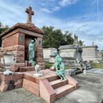 New Orleans: Millionaires Tombs of Metairie Cemetery Tour - Starting Point at the Law Enforcement Memorial