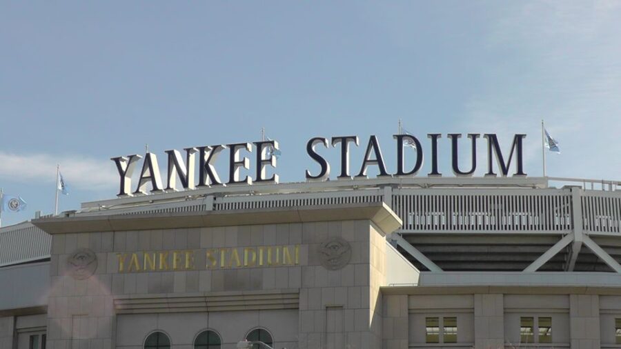 New York City: Brooklyn, Queens and Bronx Tour in Spanish - Discovering the Bronx: Yankee Stadium and Fort Apache