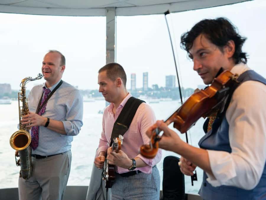 New York City: Mother's Day Brunch Cruise on the Eternity - Scenic Views of New York City’s Iconic Landmarks