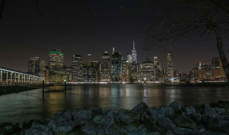 New York City Night Skyline Tour with Dumbo and Gantry Plaza - Exploring DUMBO’s Nighttime Views of Manhattans Skyline