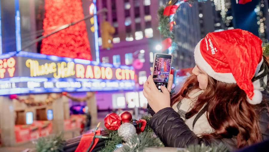New York City: North Pole Express Holiday Ride - What the Tour Offers in Terms of Festive Sightseeing