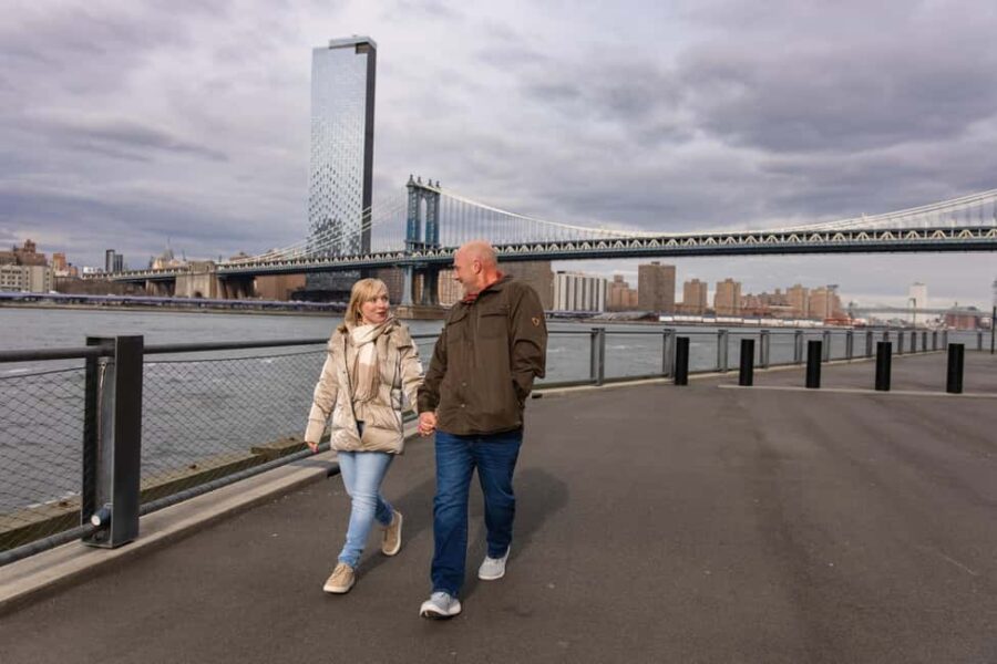 New York City: professional photoshoot Dumbo or Central Park - Iconic Locations: Dumbo and Central Park