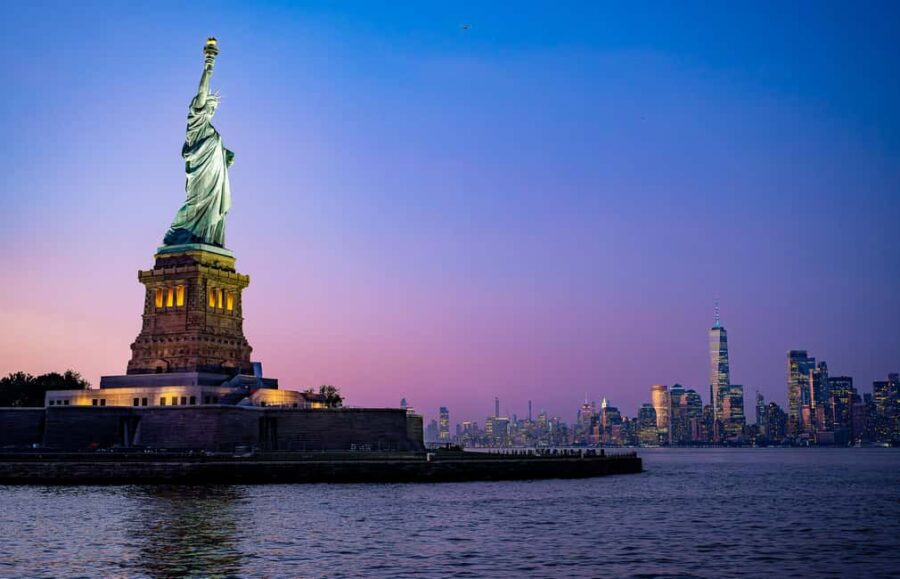 New York City: Signature Dinner Cruise on the Eternity - Gourmet 5-Course Dinner with Guaranteed Window Seating