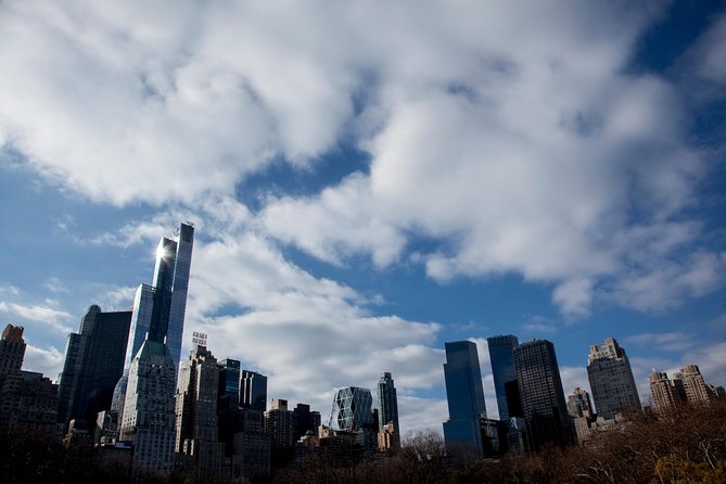 New York Icon Photography Tour led by a Local Photographer - Subway Fare and Local Taxes Are Included