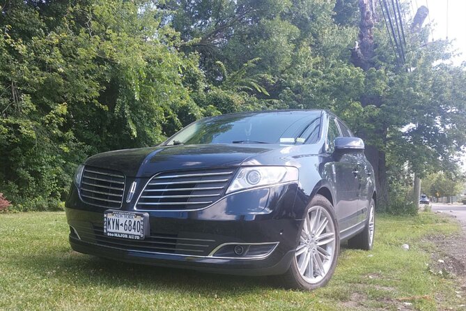 New York private transfer service JFK EWR LGA or PORT - Meeting Points and Pickup Convenience Near Public Transportation