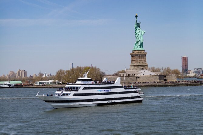 New York Signature Lunch Cruise - Onboard Experience: Scenic Views and a Lively Atmosphere
