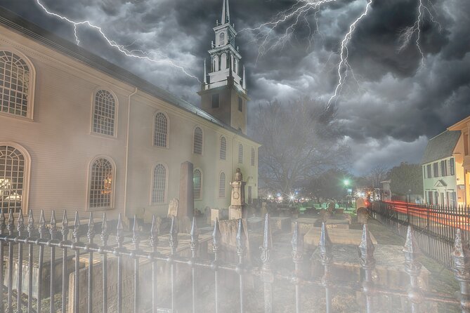 Newport Ghosts: Seaside Hauntings and Hags Tour - Queen Anne Square’s Eerie Atmosphere at Dusk