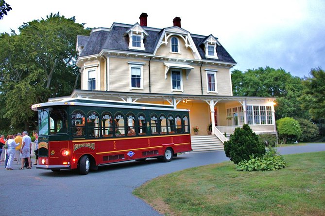 Newport Trolley Tour with Breakers Mansion - Viking Tours - Exploring the Scenic Route of Newport