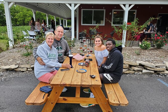 Niagara All American All inclusive Boutique Wine Tour - Four Wineries in One Afternoon