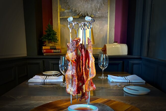 Niagara Falls All Canadian Food Walking Tour - Walking Down Murray Hill with Local Stories