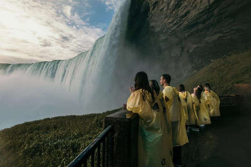 Niagara Falls: Small Group Tour with Wine Tasting and Cruise - How the Tour Starts: Pickup and Orientation in Downtown Niagara Falls