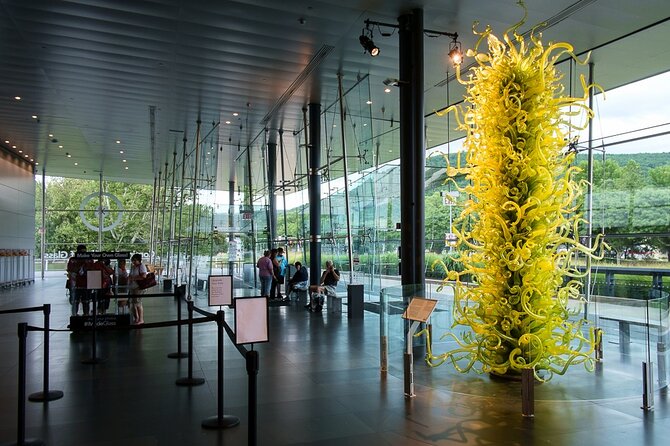 Niagara Falls to DC Transfer with Corning Museum of Glass Tour - Traveling in Comfort: Vehicle and Guide Details