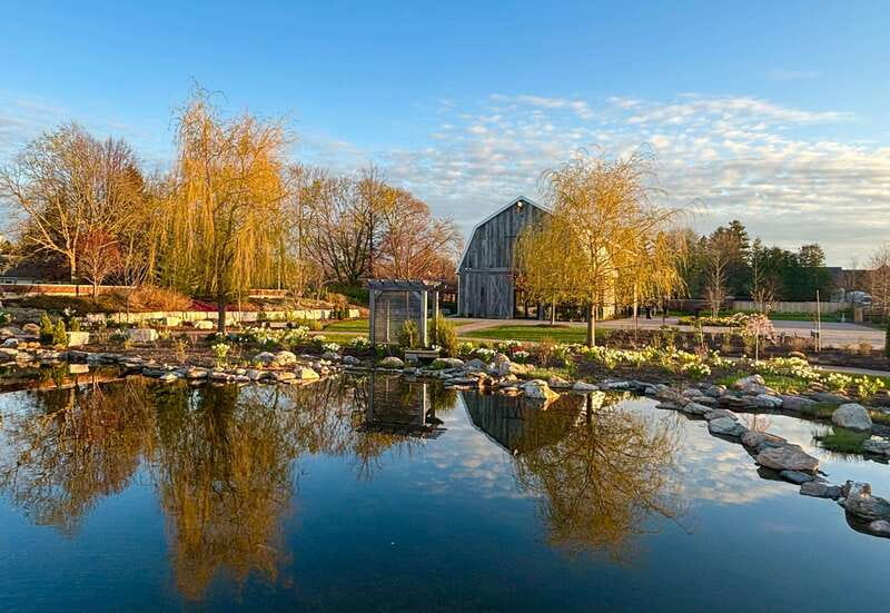 Niagara-on-the-Lake: Guided Walking Tour - Discovering Monet-Inspired Gardens at The Pillar and Post Hotel