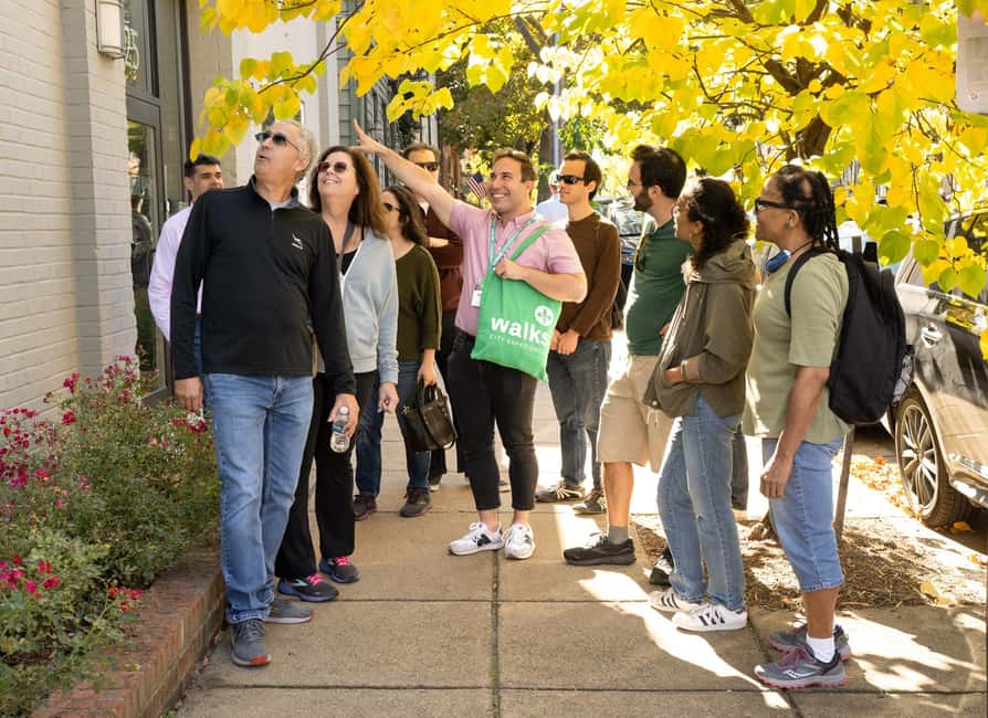 Niagara-on-the-Lake: Ultimate Canadian Food & Wine Tour - Sampling Butter Tarts at a Historic Bakery