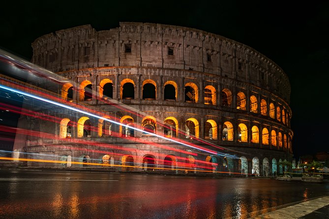 Night Tour of Rome with Local Pizza Dinner and Gelato Experience - Enjoy a Classic Roman Pizza in a Local Restaurant
