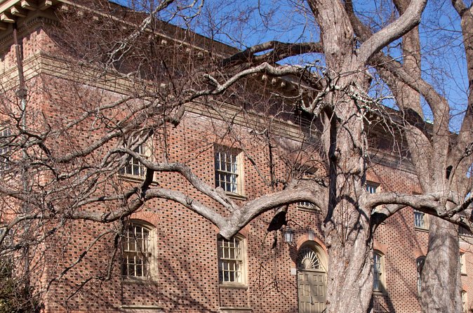 Night Watchman's Ghost Tour - Starting Point at Colonial Williamsburg Courthouse