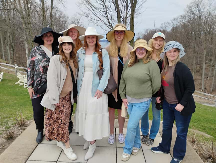 NON BUS GIRLS TRIP Traverse City Old Mission Wine Tour - Starting the Day with Private Pickup and Modern Vehicles