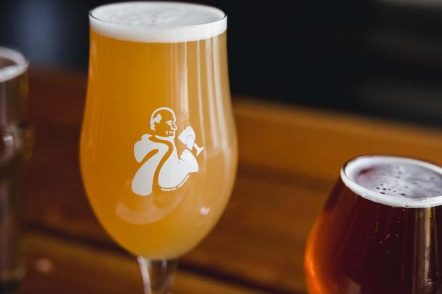 NON BUS Traverse City Hard Cider & Beer Lovers Tour - Luxury Transportation in Downtown Traverse City: The Movie Star Experience