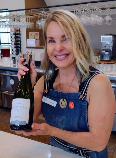 NON BUS VIP Cadillac Escalade Old Mission Traverse Wine Tour - Starting Point and Ease of Access in Traverse City