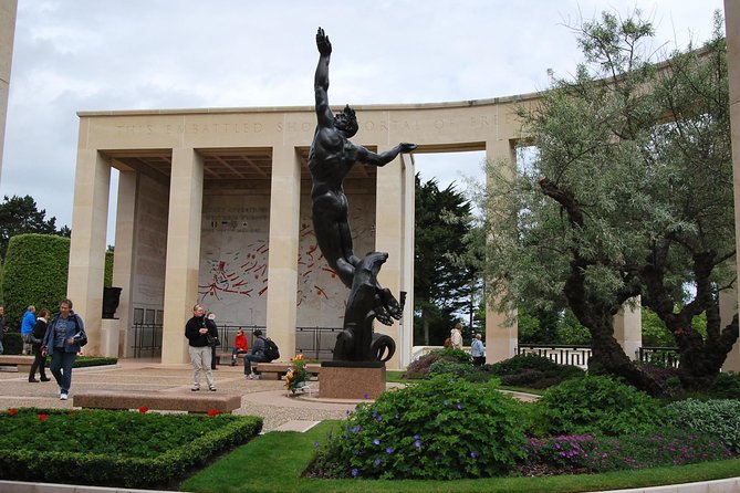 Normandy D-Day Landing Beaches Small-Group Day Trip from Paris - Visiting Pointe du Hoc