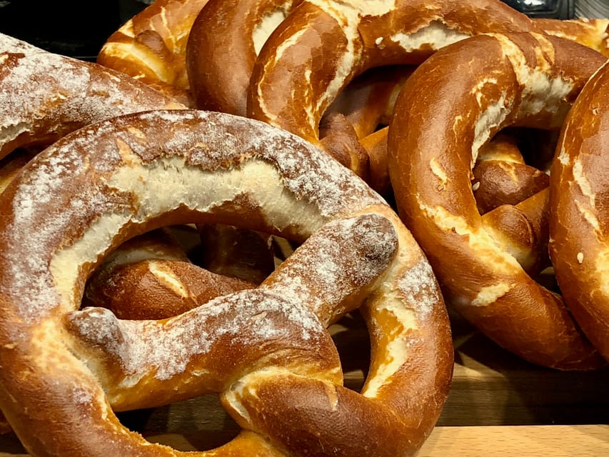 Nuremberg: Traditional Food Tasting and Sightseeing Tour - Starting Point at Königstraße 82 and Meeting Details