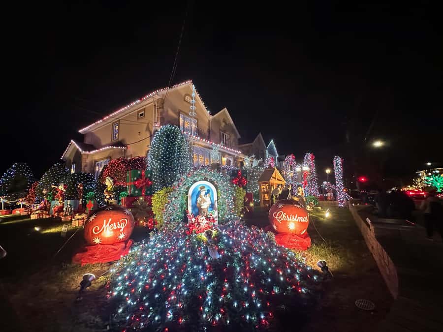 NYC at Night: 3.5 Hour Tour of Holiday Lights - Departure from Times Square at 211 West 43rd Street