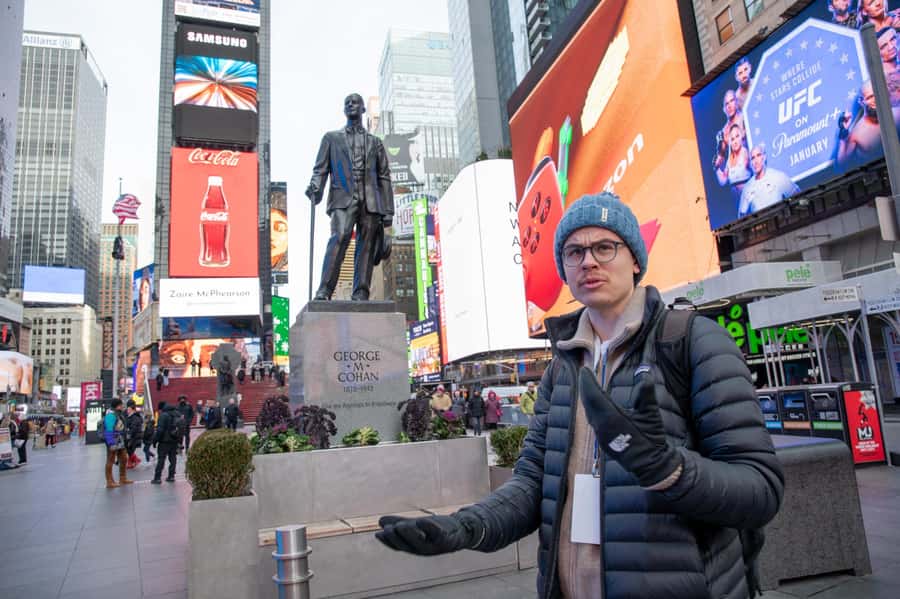 NYC: Best of Broadway Story and Secrets Experience - Walking Through Shubert Alley and the Shubert Theater