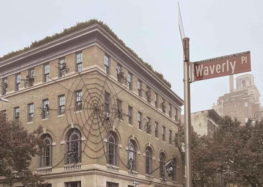 NYC | French guided tour Halloween in Greenwich Village - Haunted Locations in Greenwich Village: Washington Square Park and Nearby Buildings