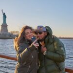 NYC: Holiday Yacht Cruise with Jazz, Cocoa & Carols - Iconic Manhattan Sights from the Water