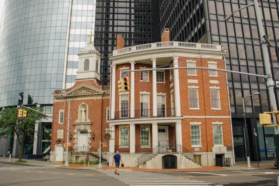 NYC: Lower Manhattan Irish Heritage Walking Tour - Visiting Key Landmarks and Memorials