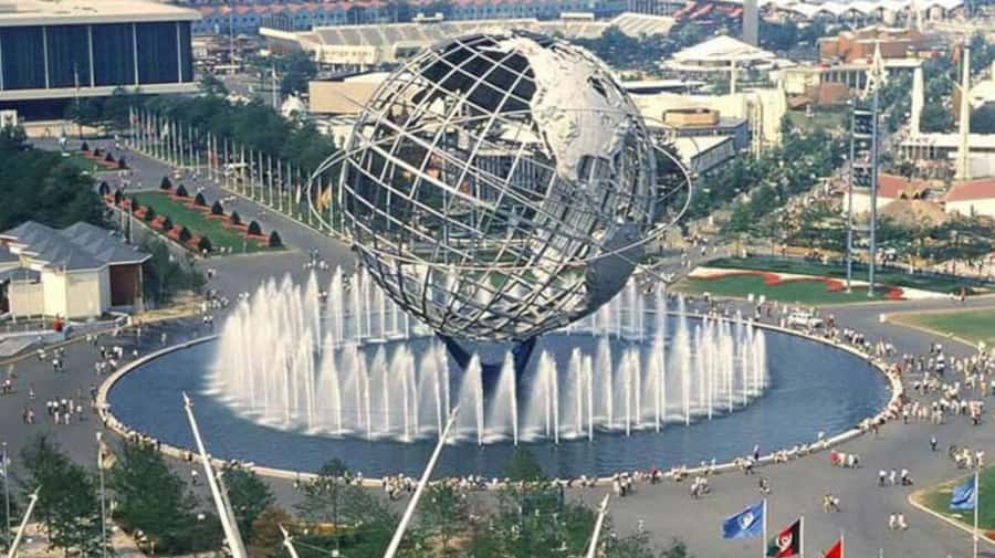 NYC: New York City Contrasts Tour through Harlem, The Bronx, Queens and Brooklyn - Starting Point Near Times Square Hotel