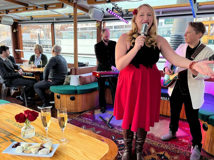 NYC: Romantic Serenade Jazz Cruise with Live Music - The Classic 1920s-Style Yacht Experience