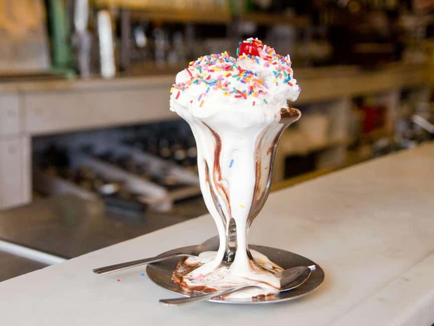 NYC: Street Food Guided Walking Tour in Greenwich Village - Savoring a Slice of Joe’s Pizza