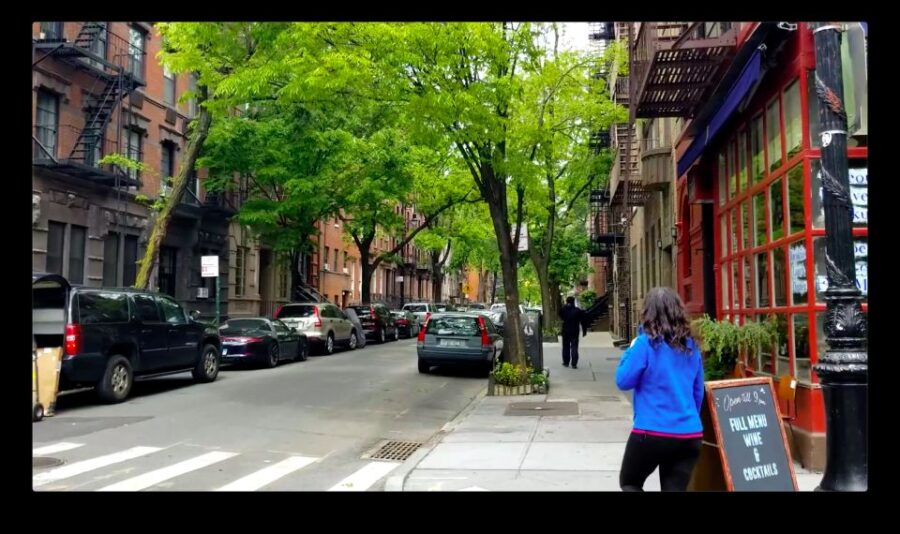 NYC: Virtual "Friends" Tour (On Location Tours) - Exploring the "Friends" Apartment Building Above Central Perk
