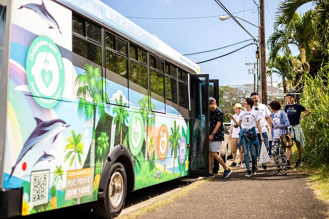 Oahu Full Day Tour with Scenic Stops and Local Foods - The Role of the Guides and Group Size