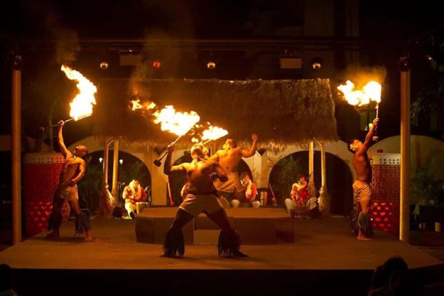 Oahu: Hilton Waikiki Starlight Luau - Authentic Polynesian Performances and Music