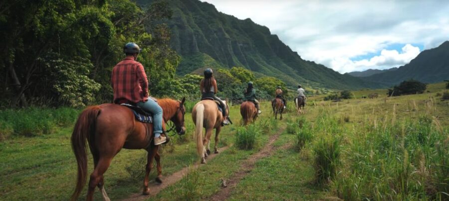 Oahu: Kualoa Hills and Valleys Horseback Riding Tour - Exploring Jurassic Valley: The Heart of the Tour